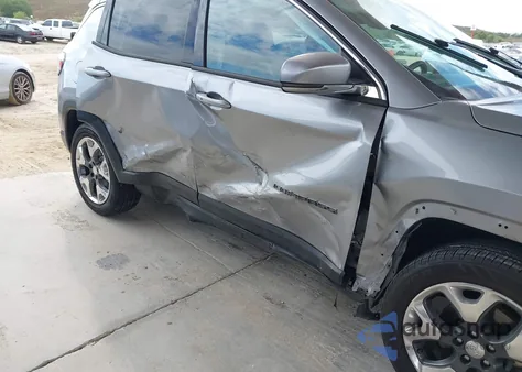 2019 Jeep Compass Limited 4X4 z USA, uszkodzony, nr VIN 3C4NJDCB6KT619005